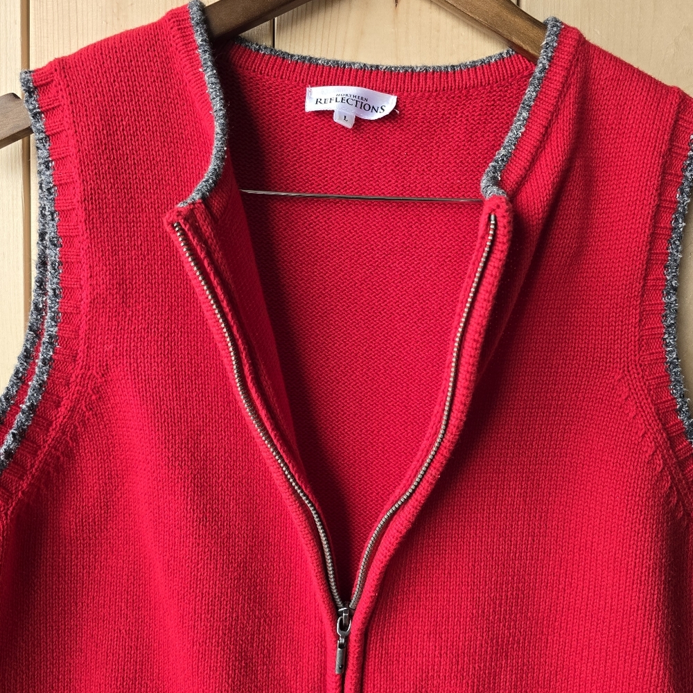 Northern Reflections Red Zip Up  Knit Sweater Vest Birds Cardinals Womens Large - Picture 6 of 10